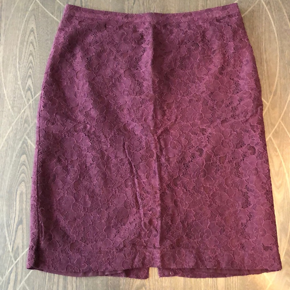 Women’s Lace Pencil Skirt - Burgundy